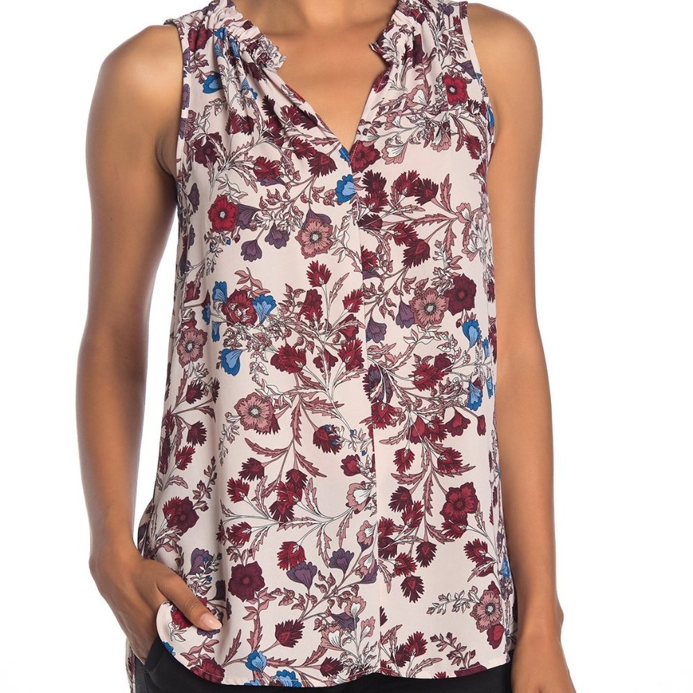 💸💸Vince Camuto Gathered Floral Sleeveless Blouse